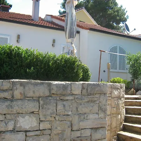 House Luiza Necujam